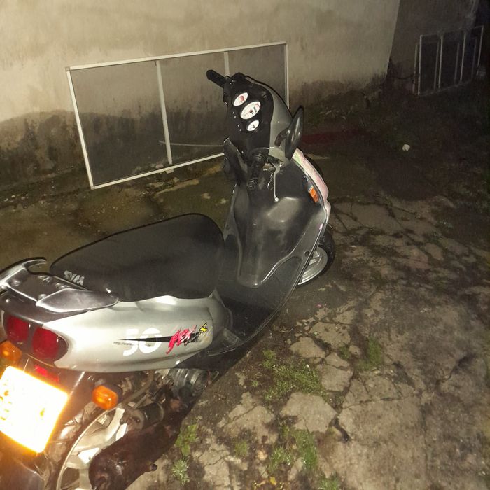 Vând scuter sym 50cc 2t perfect funcțional cu acte