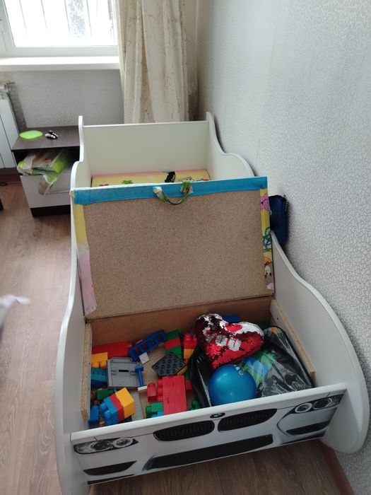 Десткий кровать в хорошем состоянии