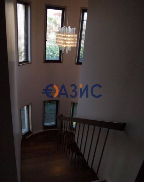 Луксозна вила с панорамна гледка В С. Аврен, област Варна, 196 кв. м,