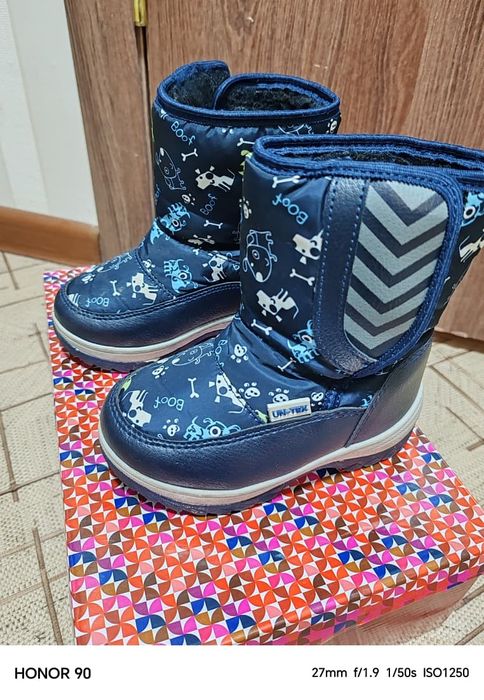 Продам детские зимние сапоги