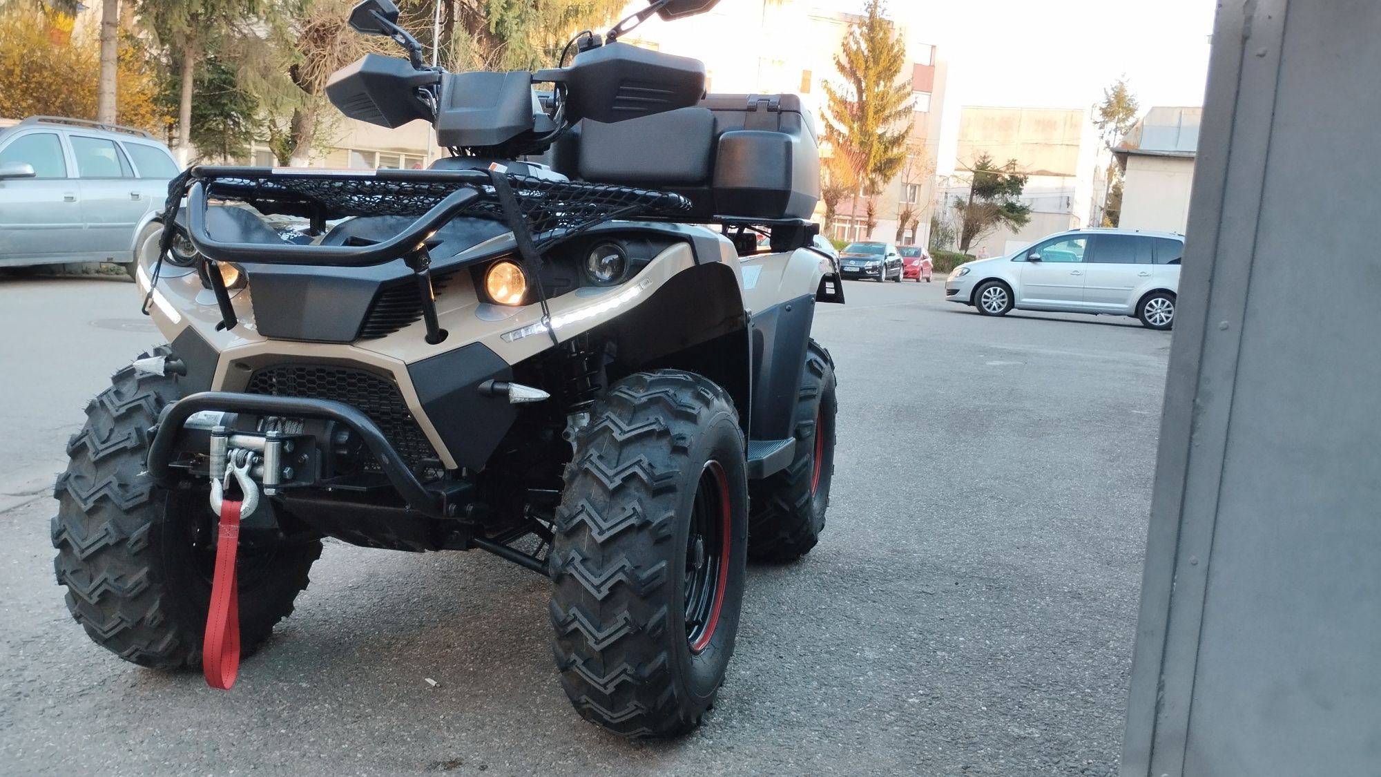 Vând ATV Linhai 300