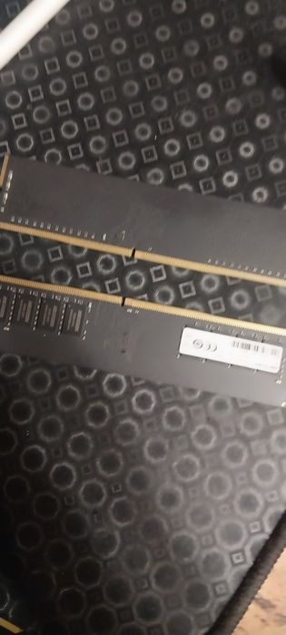 Продам оперативную память для компьютера  2 на 8 гигабайт.