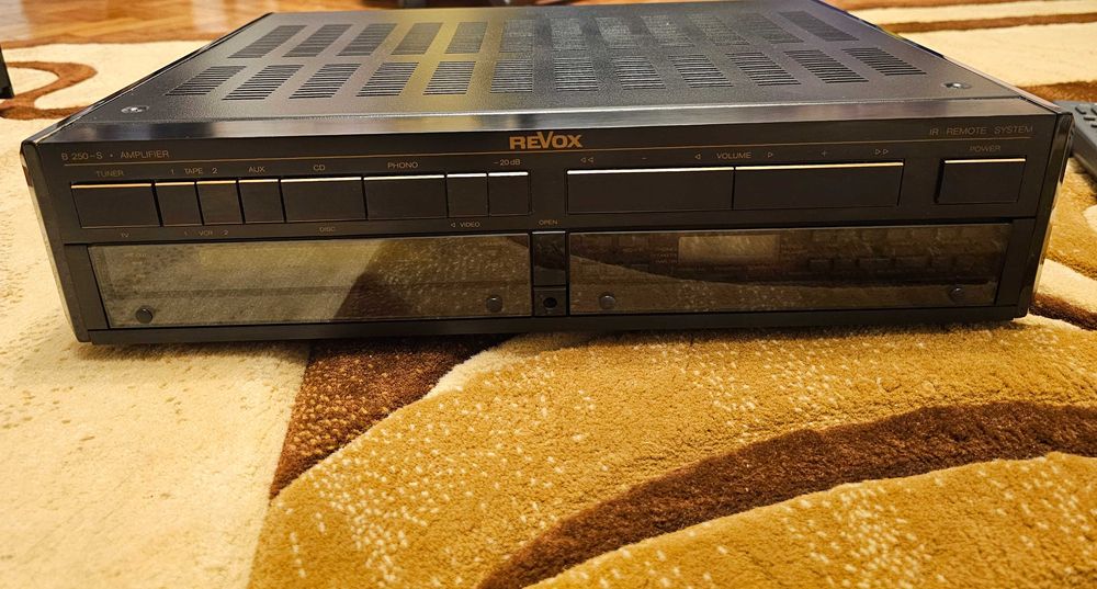 Revox B250-S si B226-S cu telecomanda (Amplificator + CD Player)