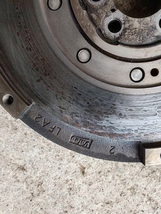 Демферен маховик 2.0 тди 140кс