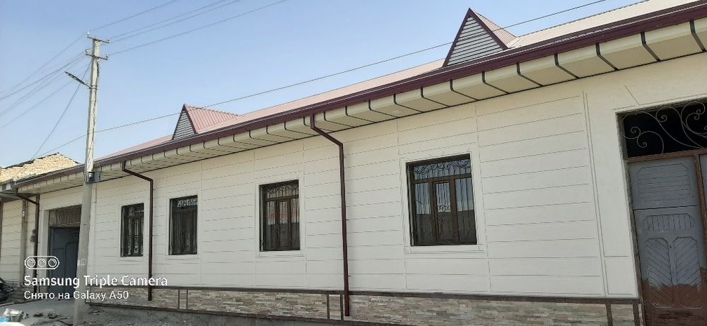 Uchastka sotiladi 11.5 sotix, 6 xona, 2 ta oshxona , 3 ta sanuzel