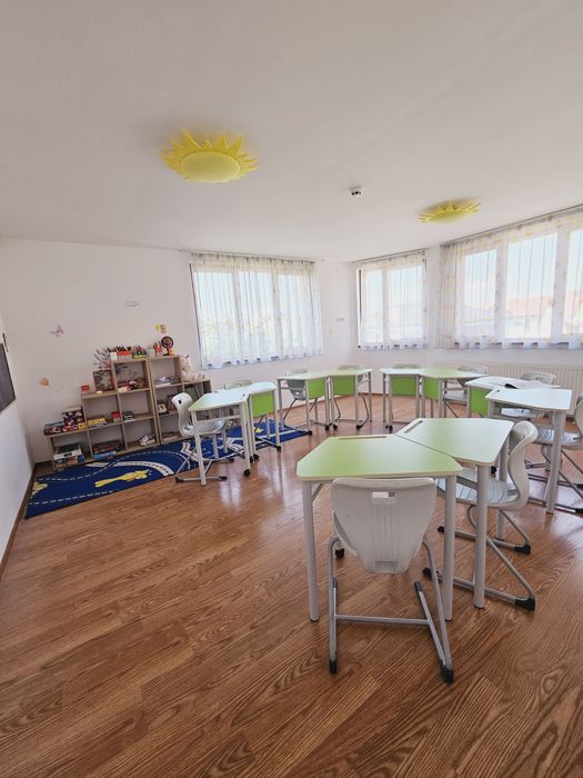 Băncuțe școlare modulare pentru afterschool