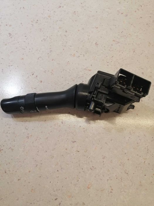 Лостче за чистачки - Тойота авенсис T27