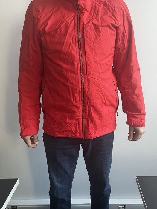 Vand geaca barbati The North Face 2-1  mar L - noua !