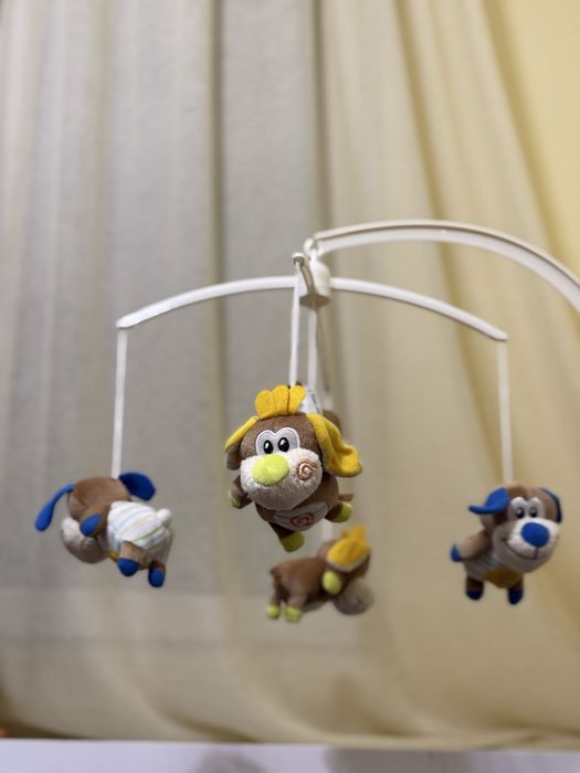 Музикална играчка за бебешко легло