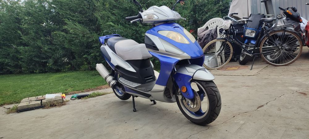Scuter Phoenix 1254t 2009