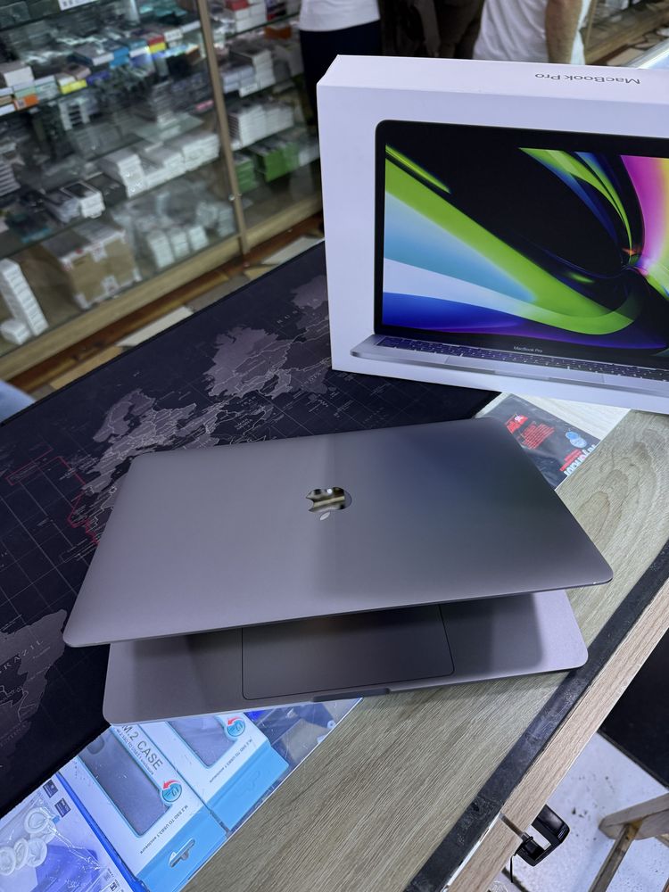 MacBook Pro M2 Amerika DDR4 8GB SSD 256GB