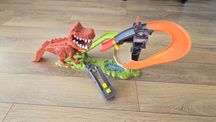 Писта Hot Wheels динозавър