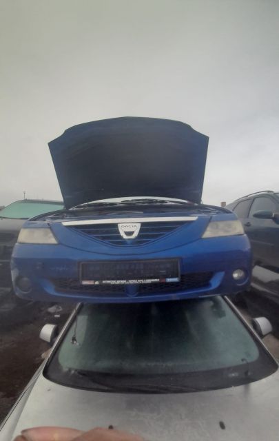 Pompita lichid spalator faruri Dacia Logan prima generatie