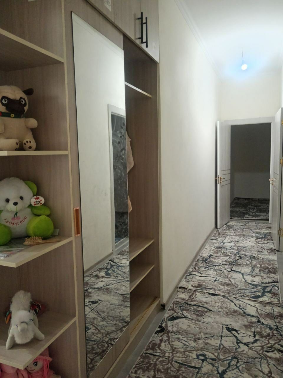 Тинчлик метро ёнида 2 хонали квартира ижарага, оила ёки талабага