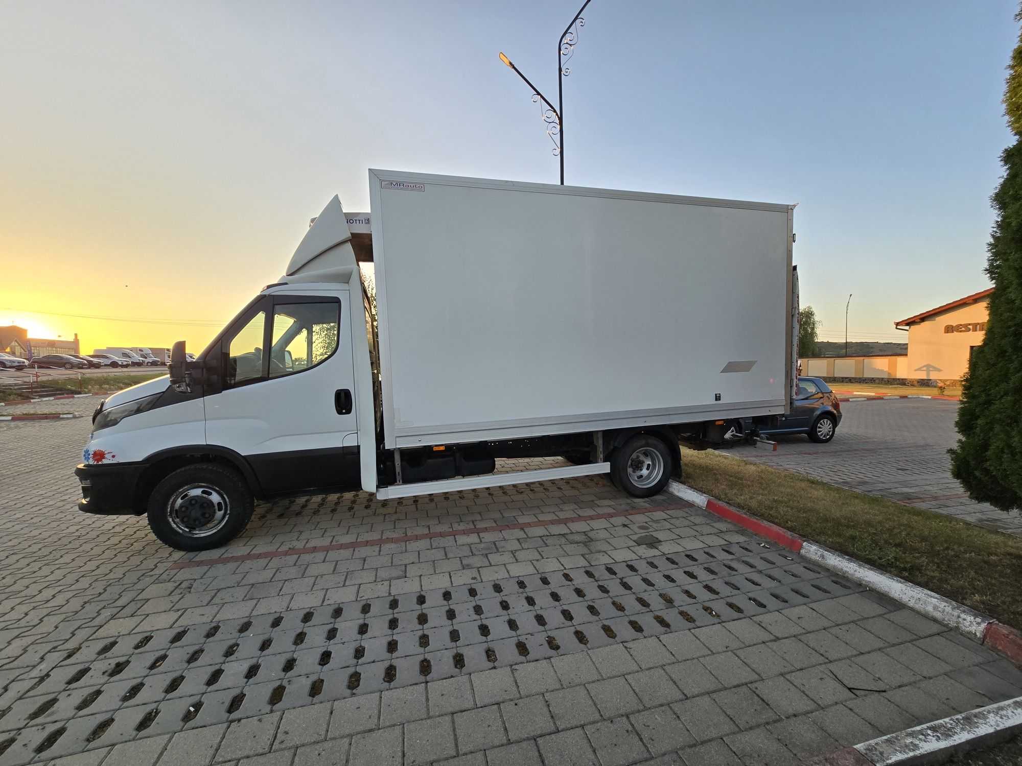 Iveco daily lift frigorific  35 c18 8 euro paleti