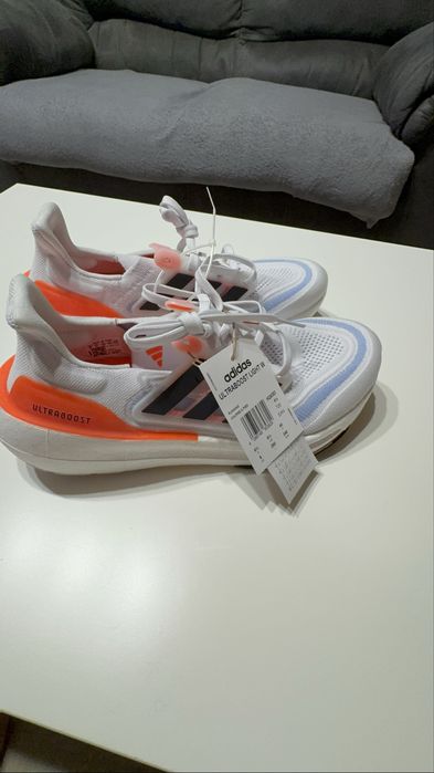 Adidas ULTRABOOST LIGHT W marimea 40