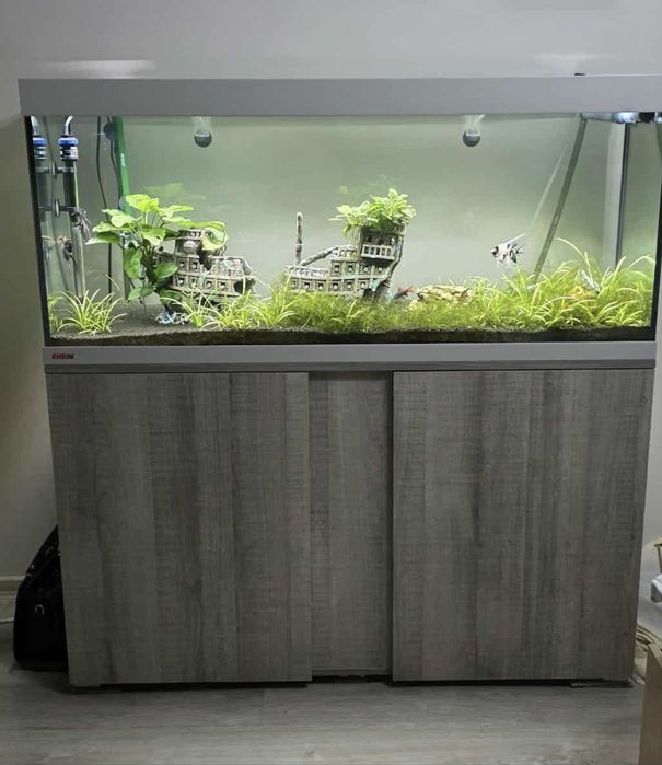 Akvarium EHEIM 240L