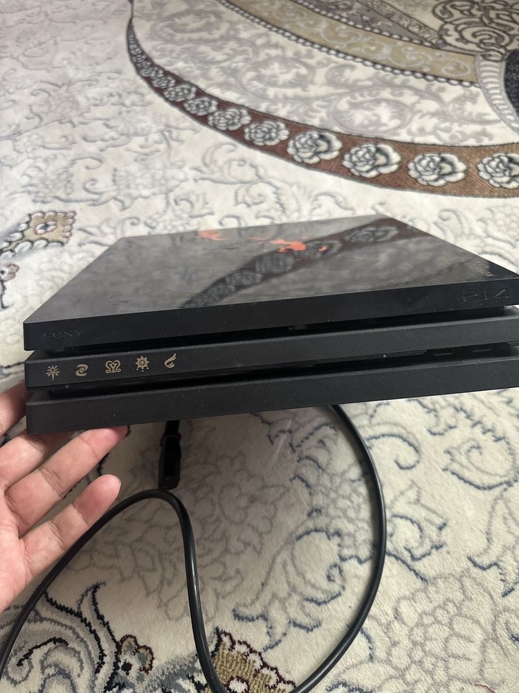 Sony ps4 PRO sotiladi