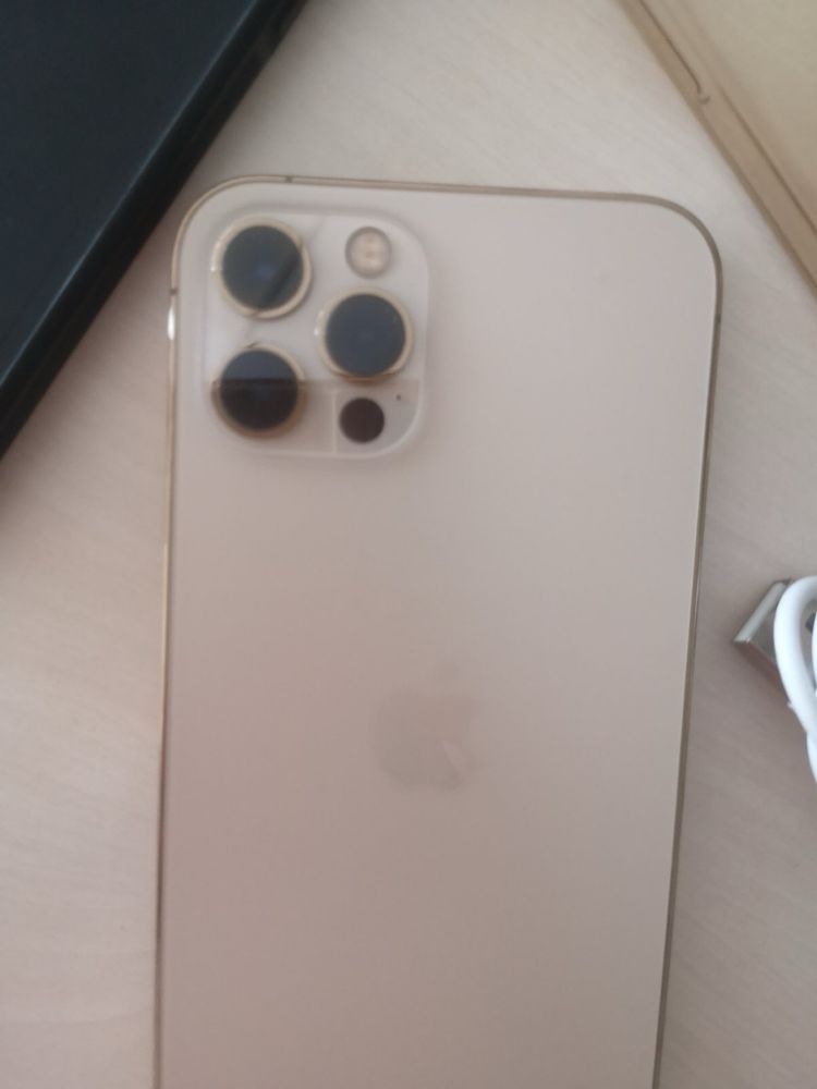 Iphone 12 pro gold идеален
