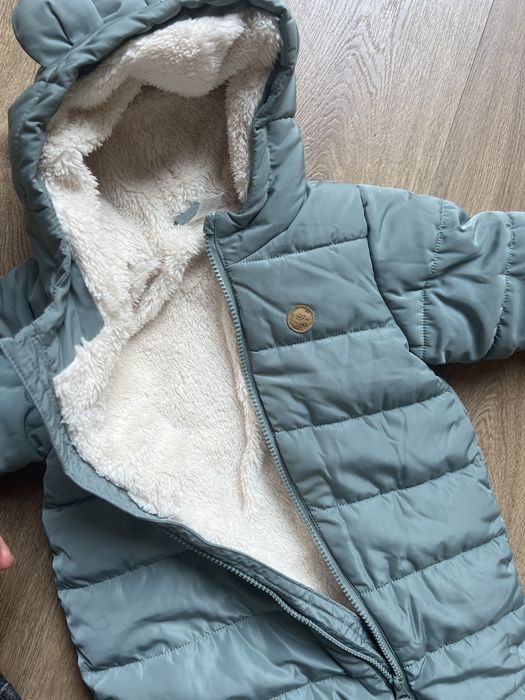 Много топъл космонавт от H&M