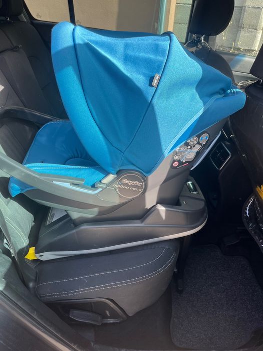 Бебешко кошче за кола с база Peg perego