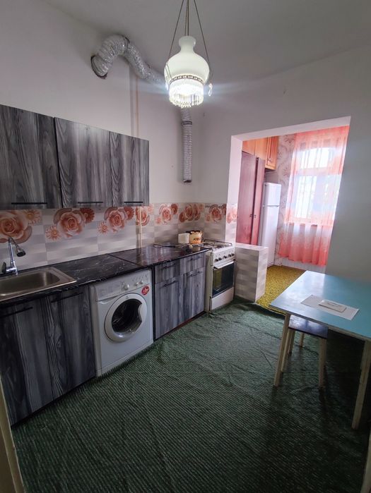 2х комнатная с обстановкой в 10 микрорайоне (молочка)