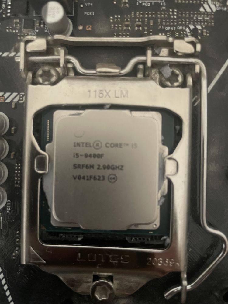 Процесор i5 9400F + 8gb RAM