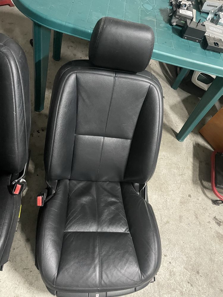 Interior negru piele W221 S class incalzit impecabil scaune fata spate