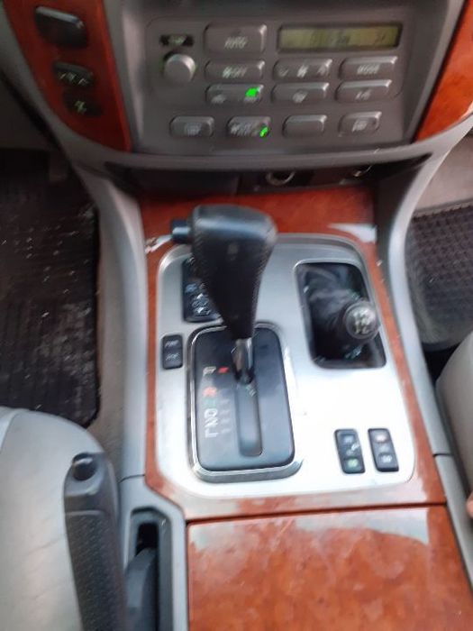 Dezmembrez Toyota Land Cruiser J100 4.2 tdi an 2004