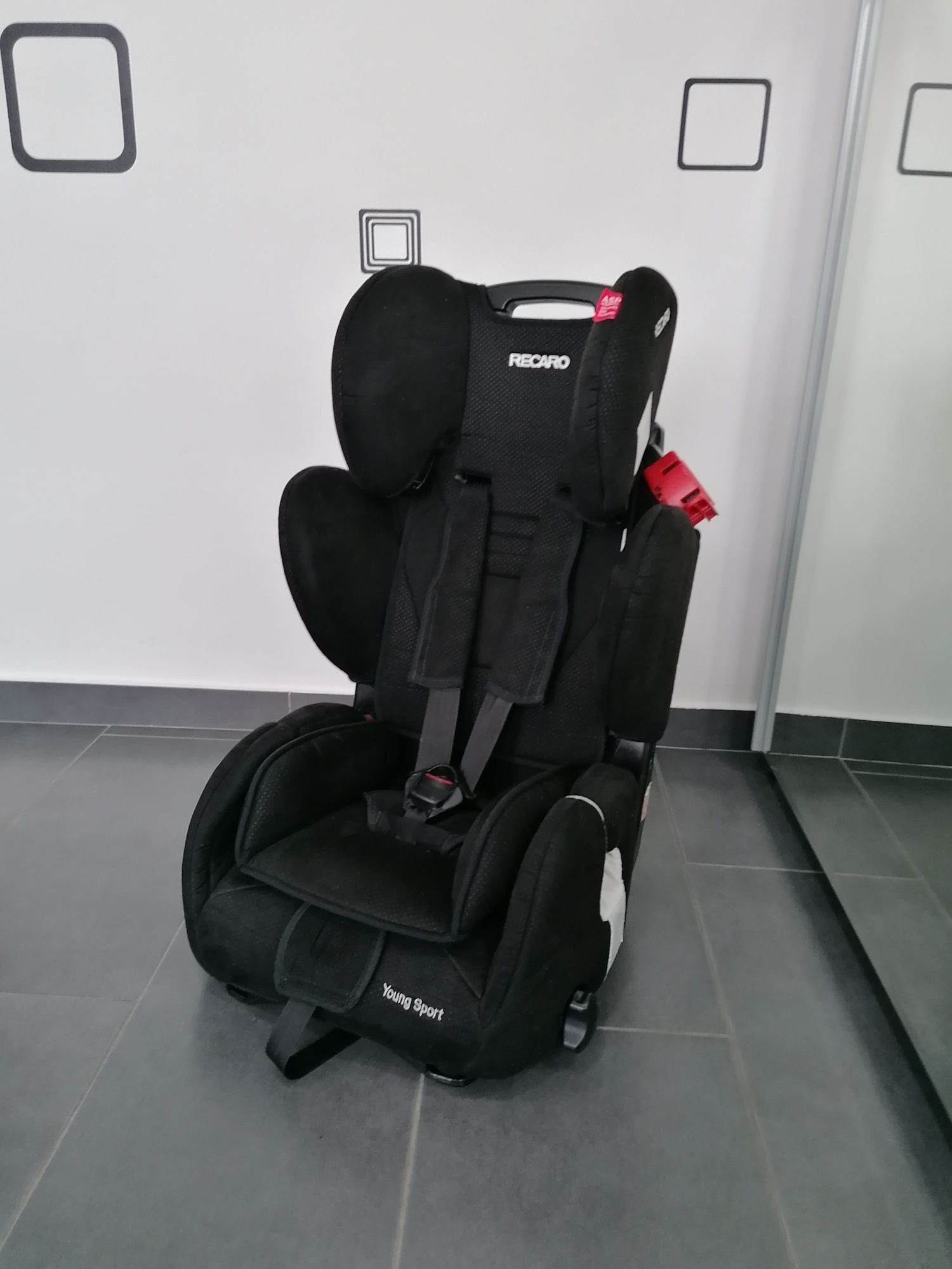 Scaun auto Recaro Young Sport pentru copii între 9 și 36 kg