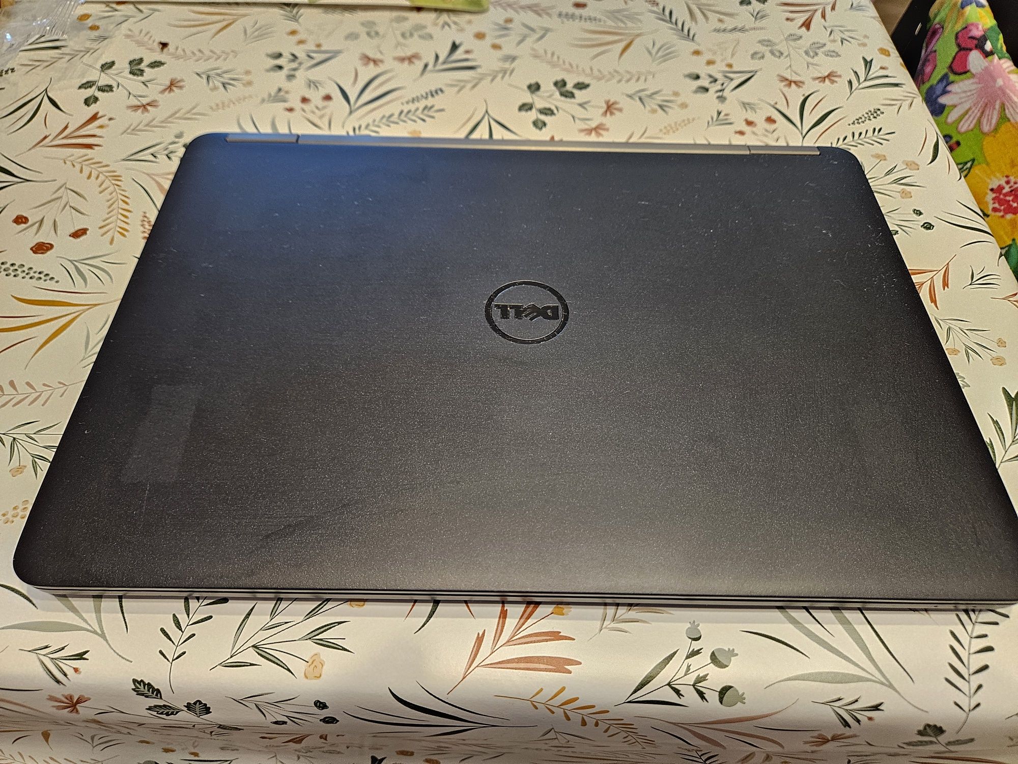 Лаптоп Dell 7270