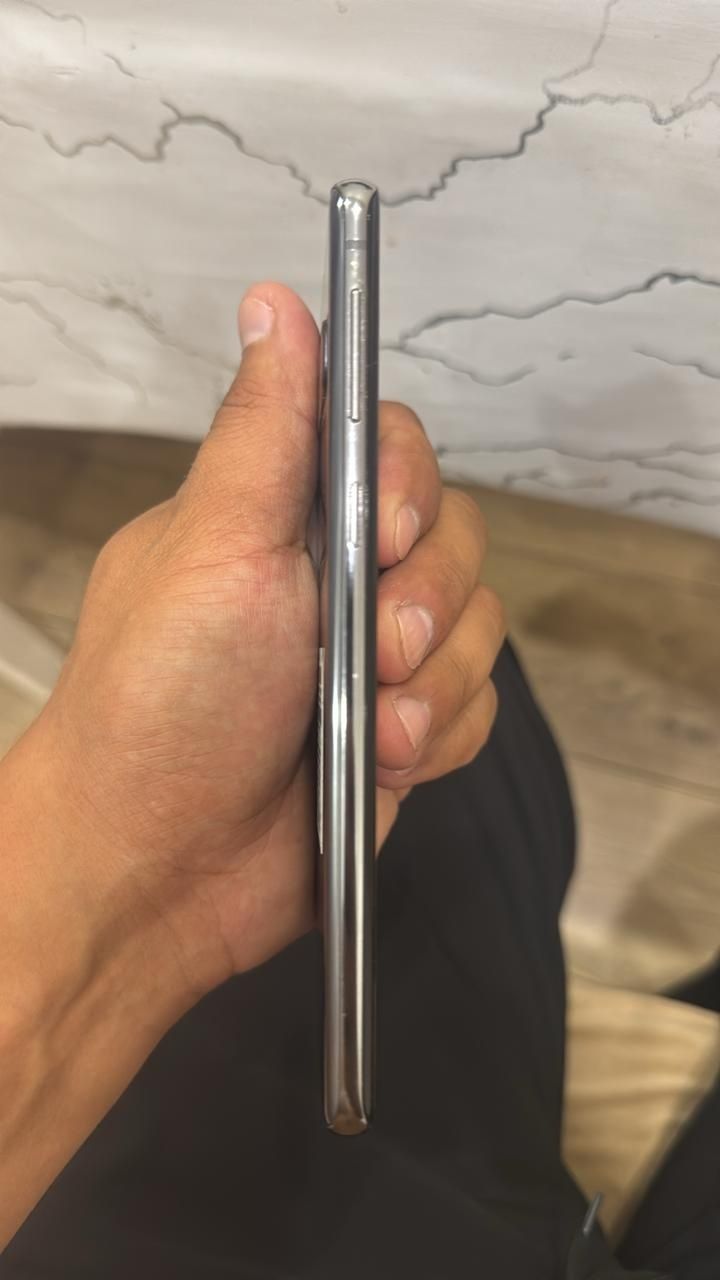 Продам Samsung S10