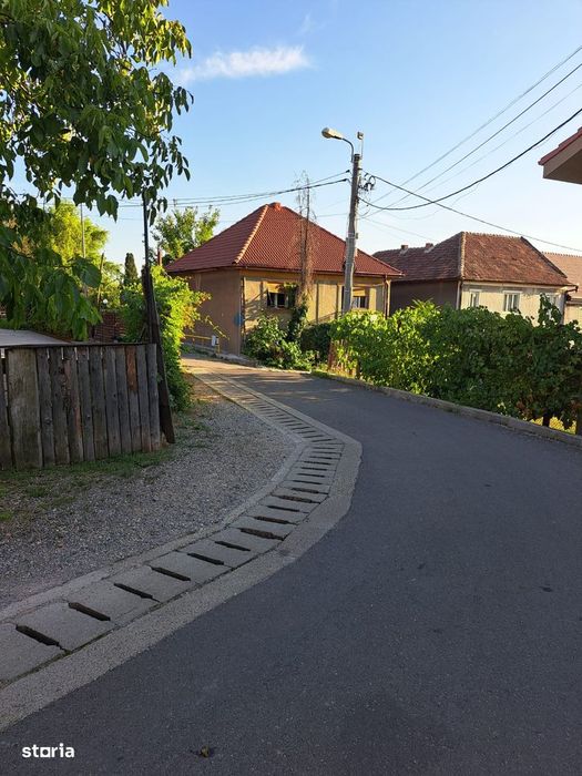 Casă zona gării, P+E cu 8 camere, SC 170mp, ST 700mp front la 2 străzi