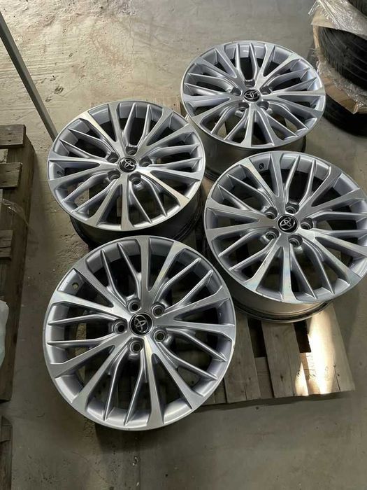 Оригинальные диски Toyota camry r18