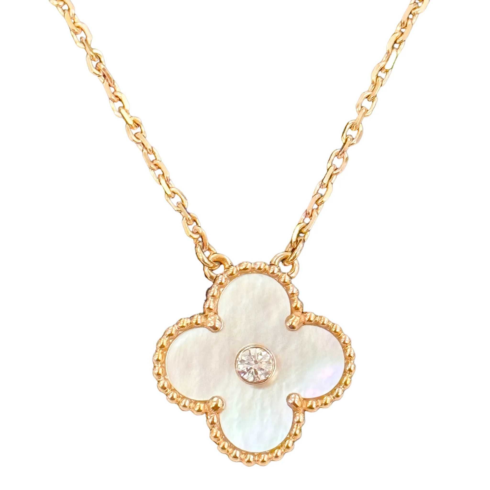 Van Cleef & Arpels VCA Silver Cream Mother Pearl Diamond Clover Колие