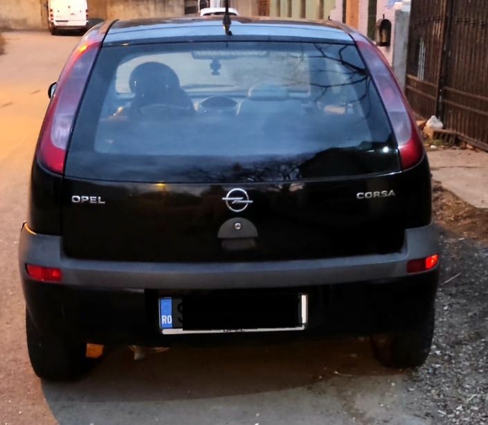 Opel Corsa  dau la chirie Glovo Bolt