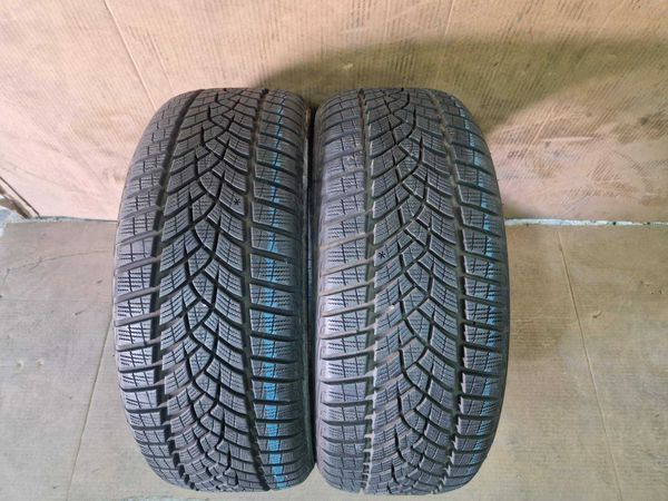 2 Goodyear R18 215/45
зимни гуми DOT1919