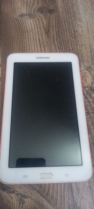Планшет Самсунг б/у. В нормальном состоянии