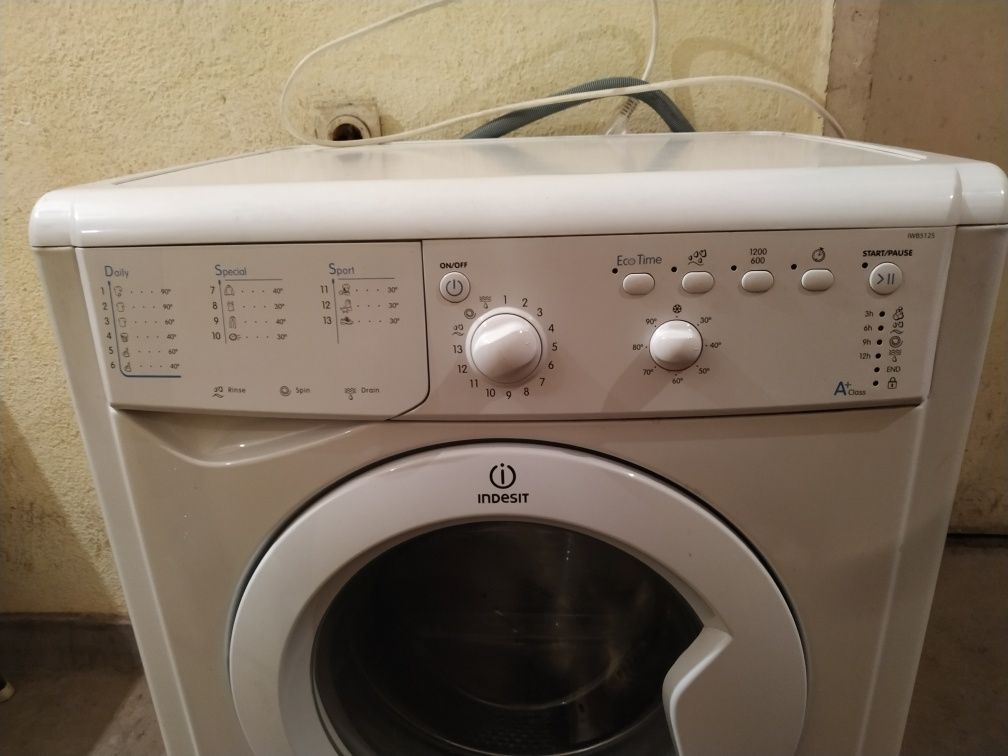 Пералня Indesit IWB5125