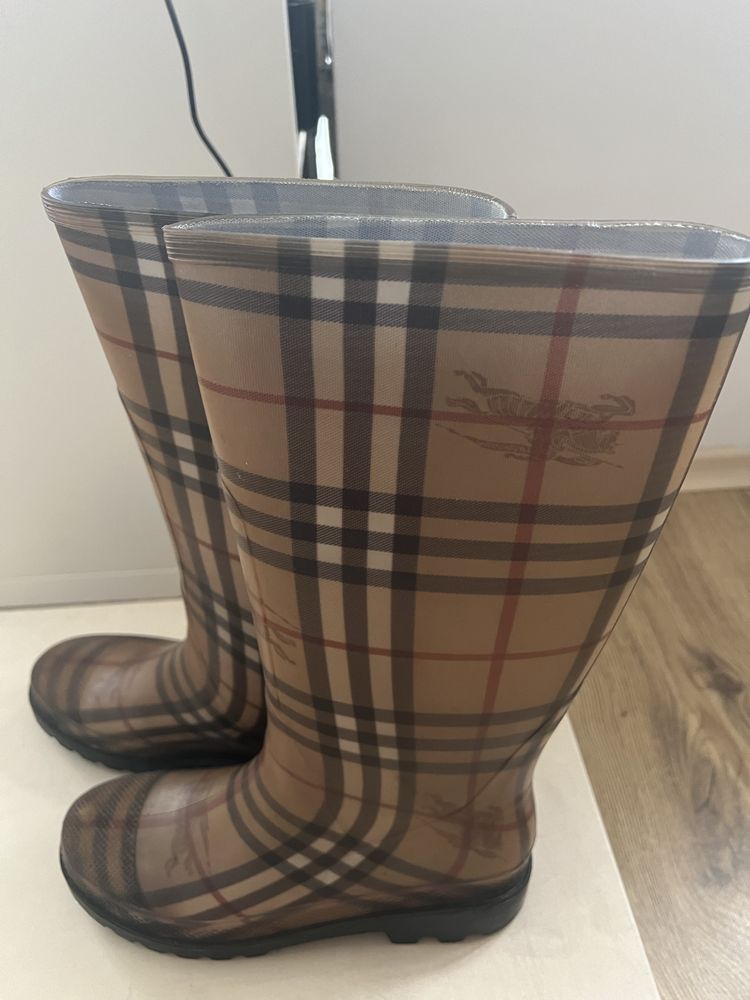 Burberry гумени ботуши размер 38 оригинални