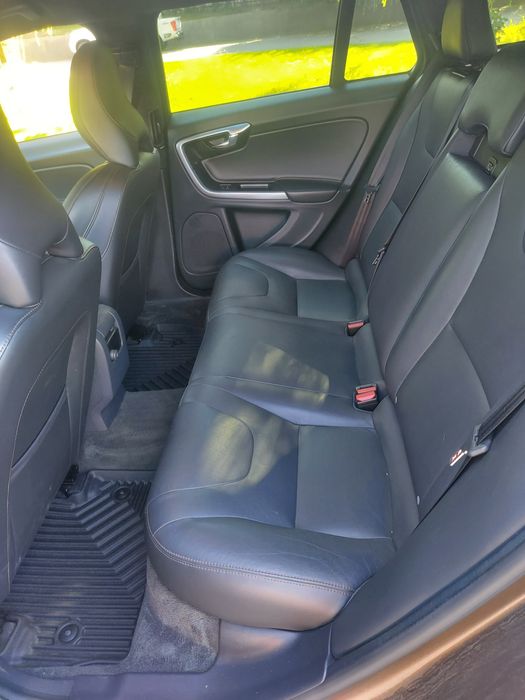 Volvo V60 Cross Country 2018 2.0 tdi 150 cp