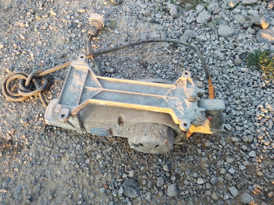 Продам рубанок электрический на 380 Вт