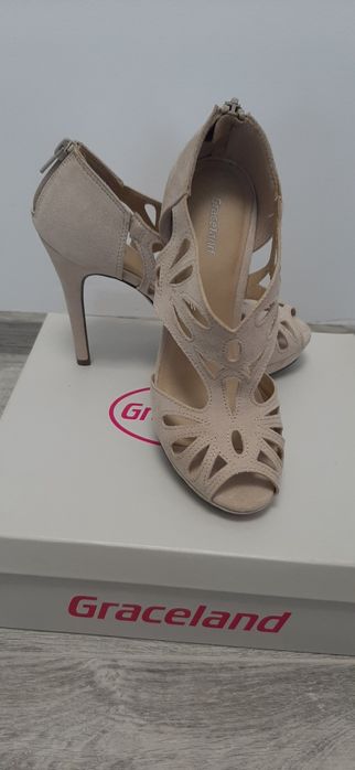 Vând pantofi diferite modele!