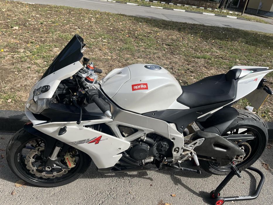 Aprilia RSV4 1000