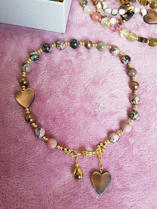 Колиета и Гривни с Естествени Камъни от 25 лв-50 лв