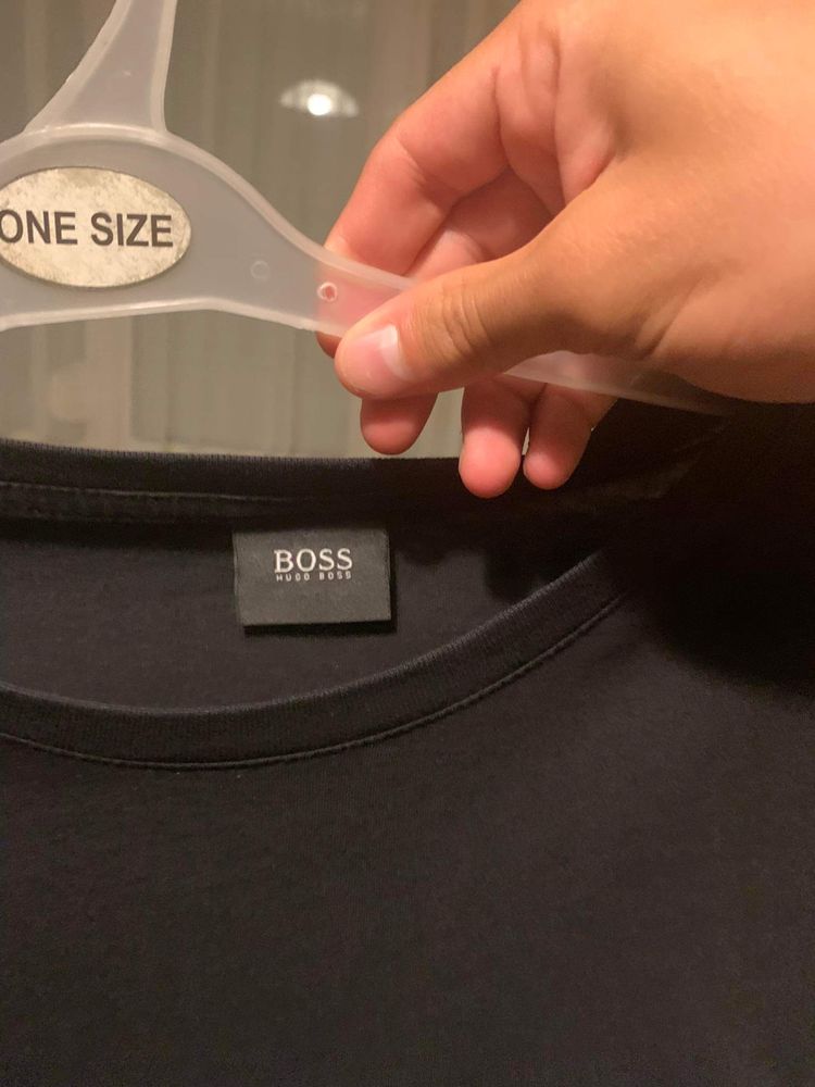 Тениски HUGO BOSS.Оригинални!!!