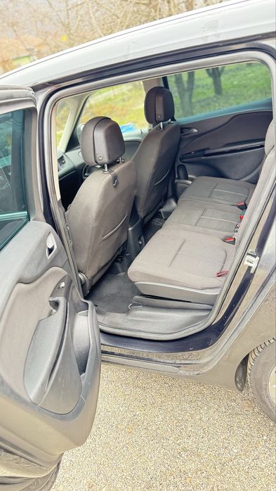 Opel zafira 2012 . 7 locuri