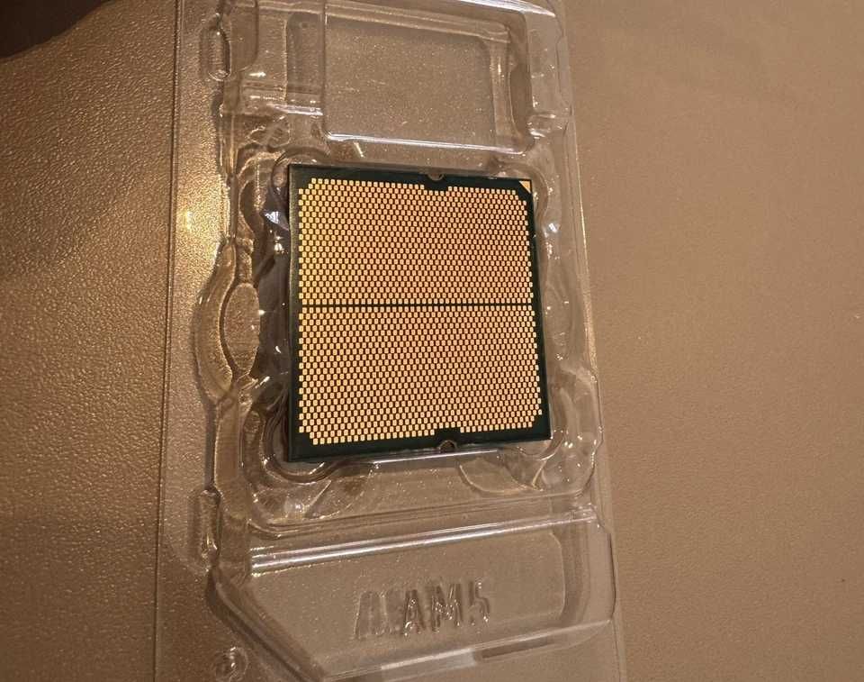 Процесор AMD Ryzen 7 7800X3D, осемядрен (4.2/5.0GHz, 96MB Cache)