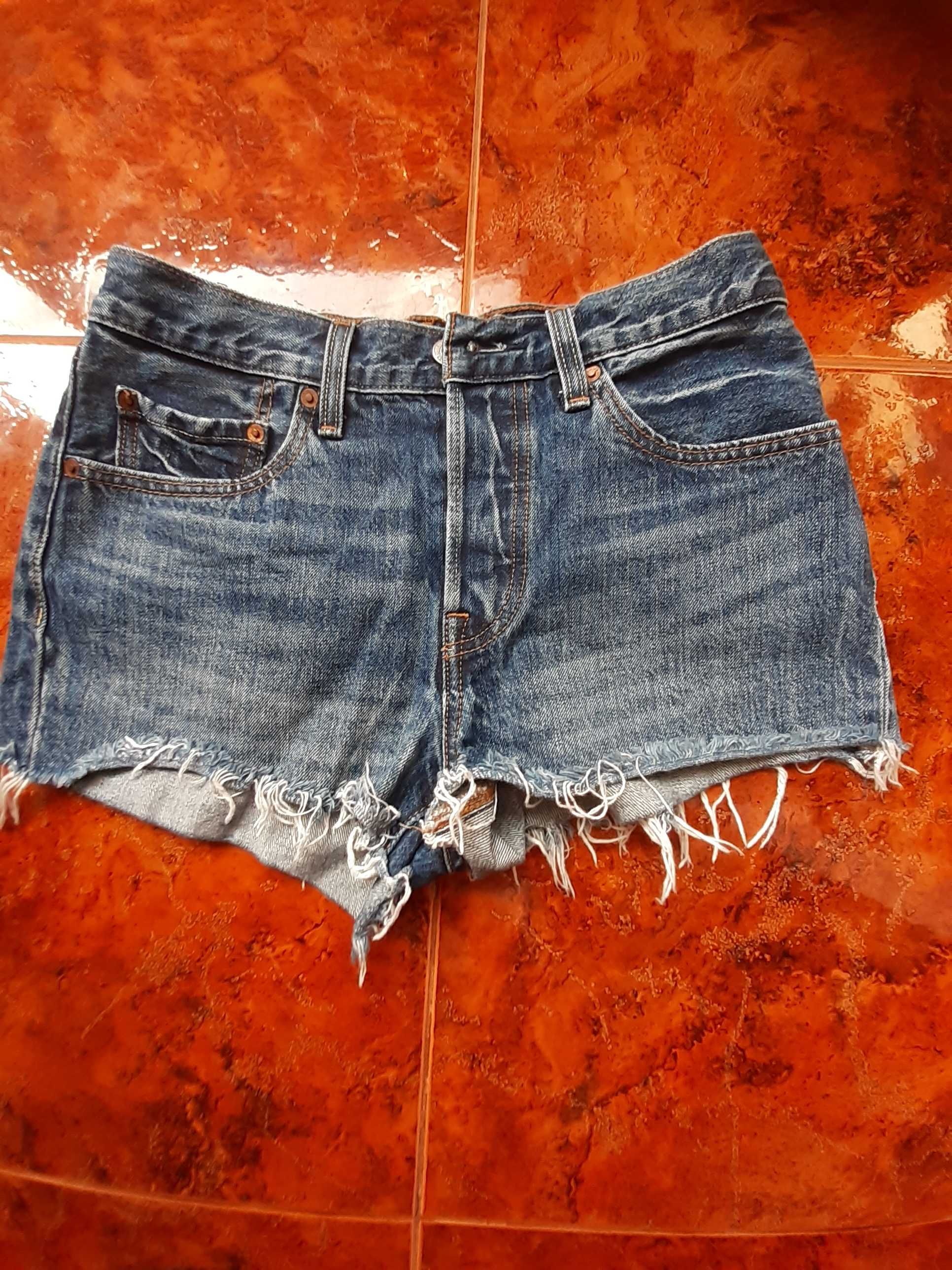 Pantaloni scurți Orsay nr 34