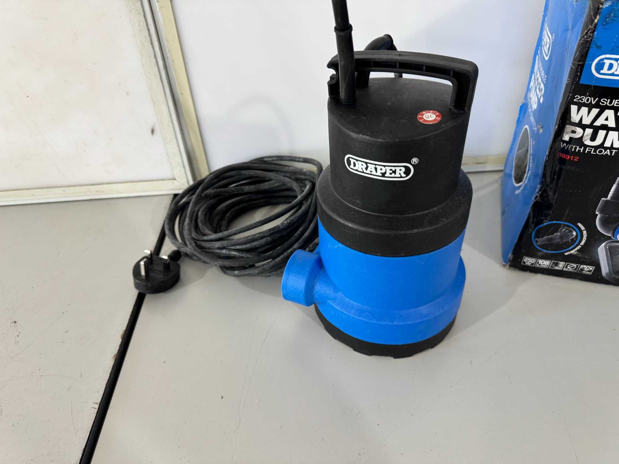 Потопяема помпа - Draper 250 W